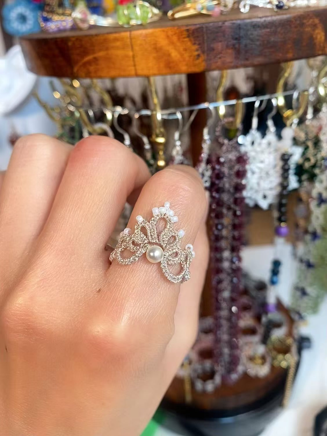 Handmade shuttle tatting ring