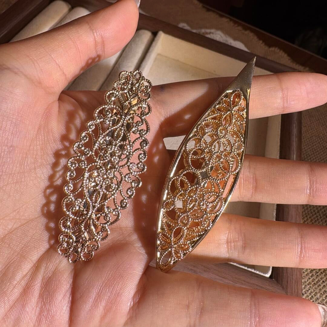 Delicate hollowed-out metal shuttle 78*20*10mm