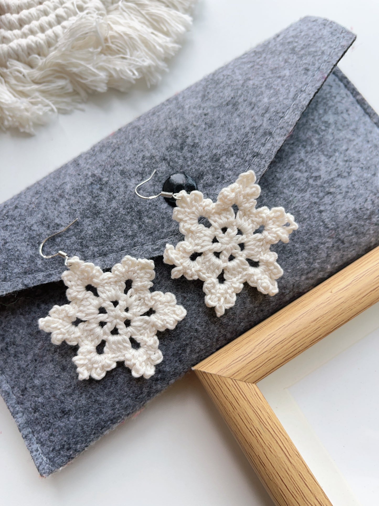 Handmade crochet snow earrings with s925 hooks