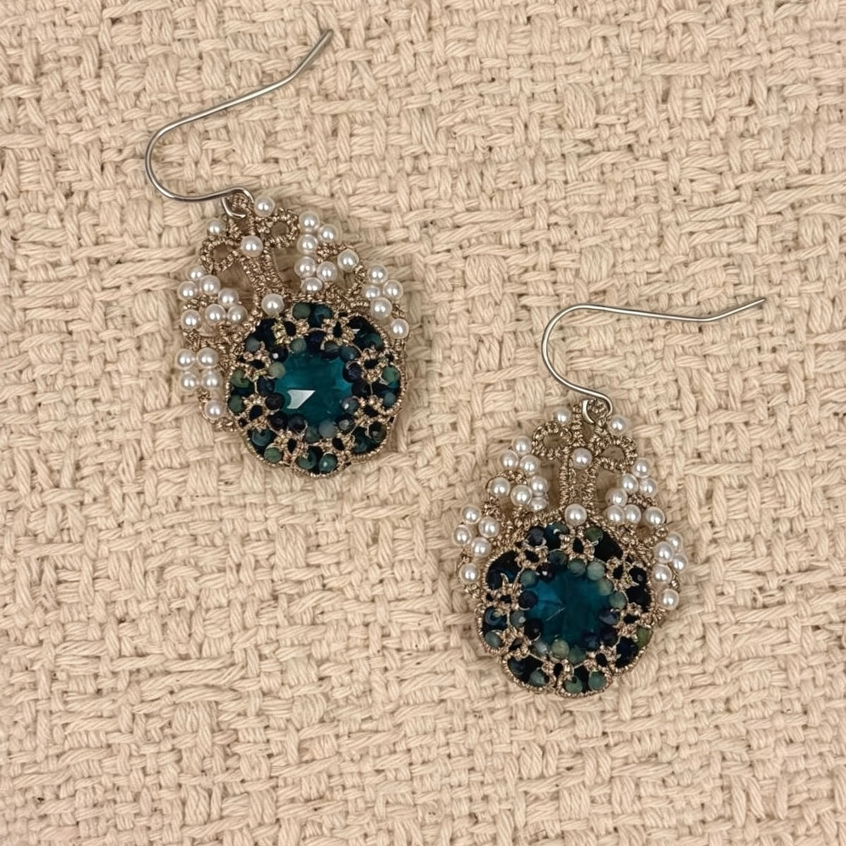 Handmade lace tatting beaded bracelet with dongzhou diamond,swarovski pearls,natural gemstone blue tourmaline,s925 silver hooks