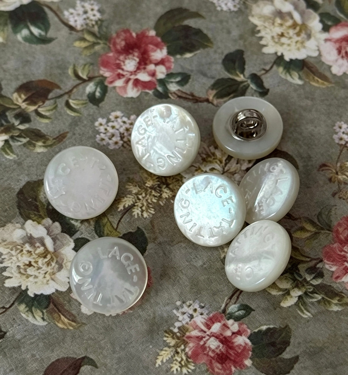 3pcs 10mm White butterfly shell buttons for diy jewelry making