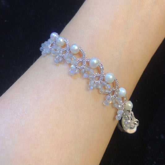 Handmade tatting bracelet with freshwater pearls and moonstone