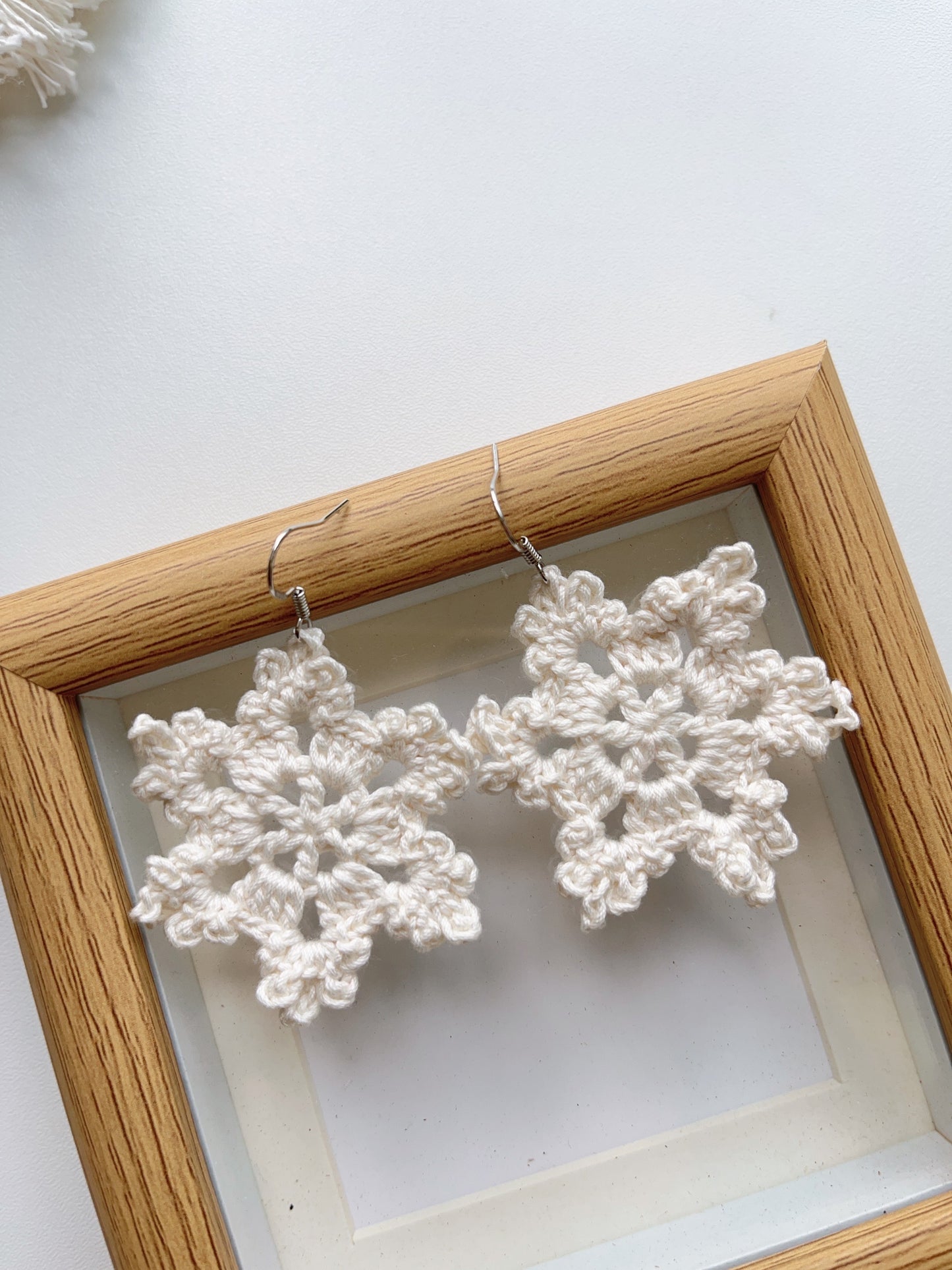 Handmade crochet snow earrings with s925 hooks